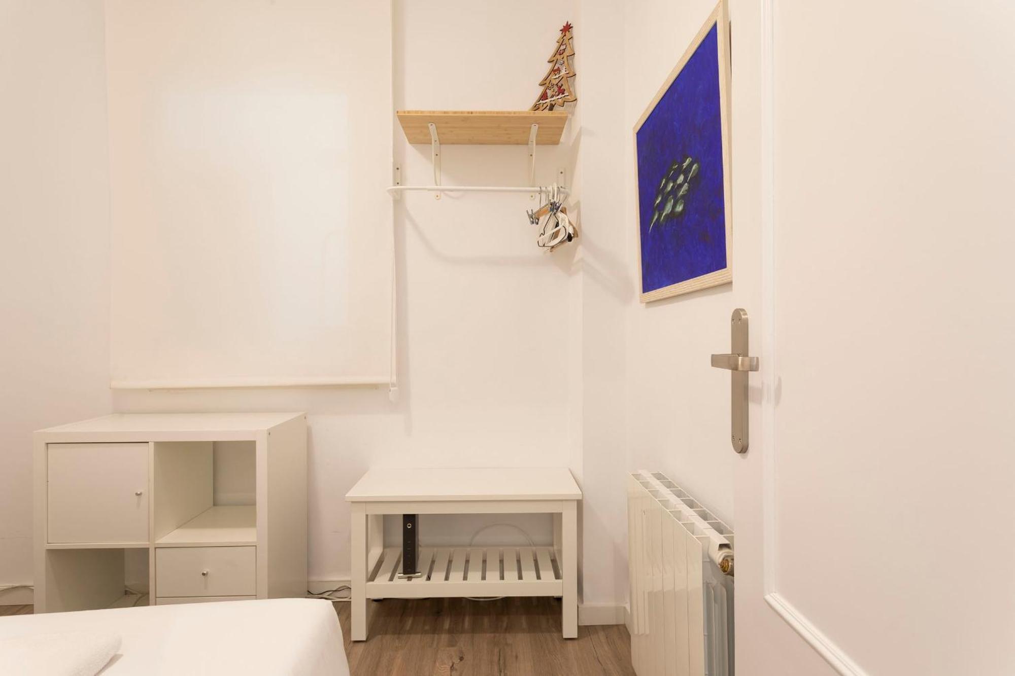 Cozy Apartment Near Fira Gran Via With Ac L'Hospitalet de Llobregat Exterior photo
