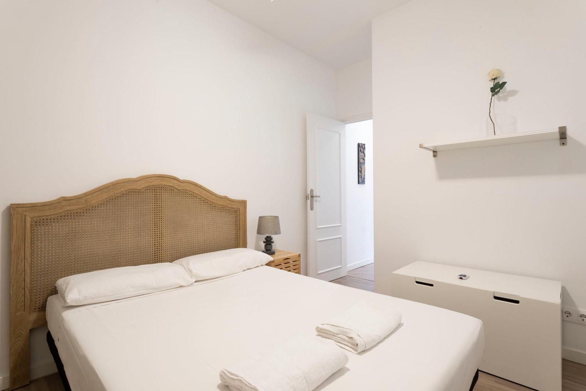 Cozy Apartment Near Fira Gran Via With Ac L'Hospitalet de Llobregat Exterior photo