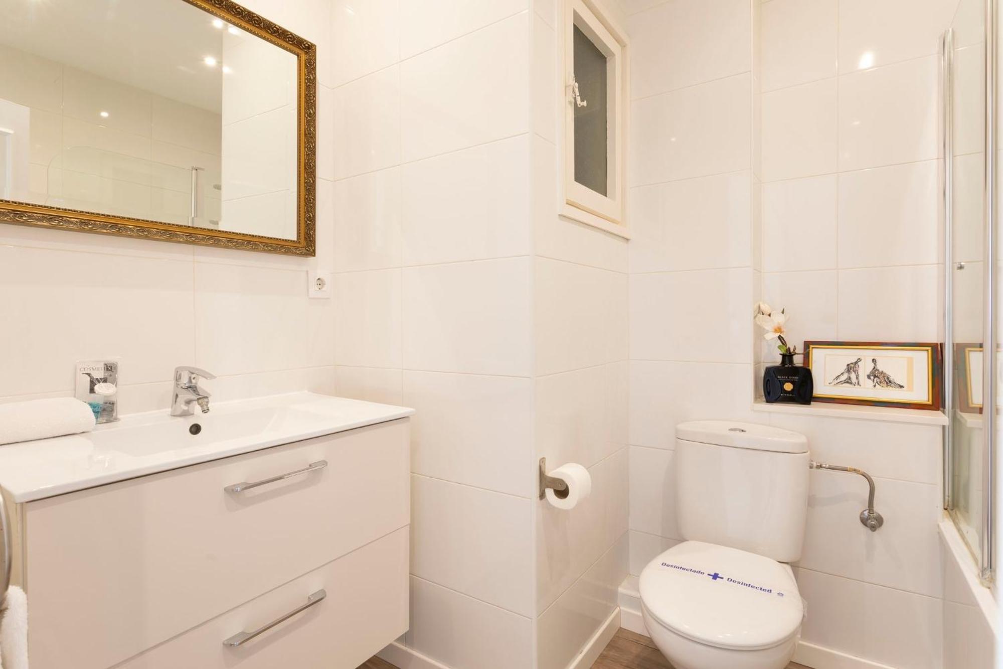 Cozy Apartment Near Fira Gran Via With Ac L'Hospitalet de Llobregat Exterior photo