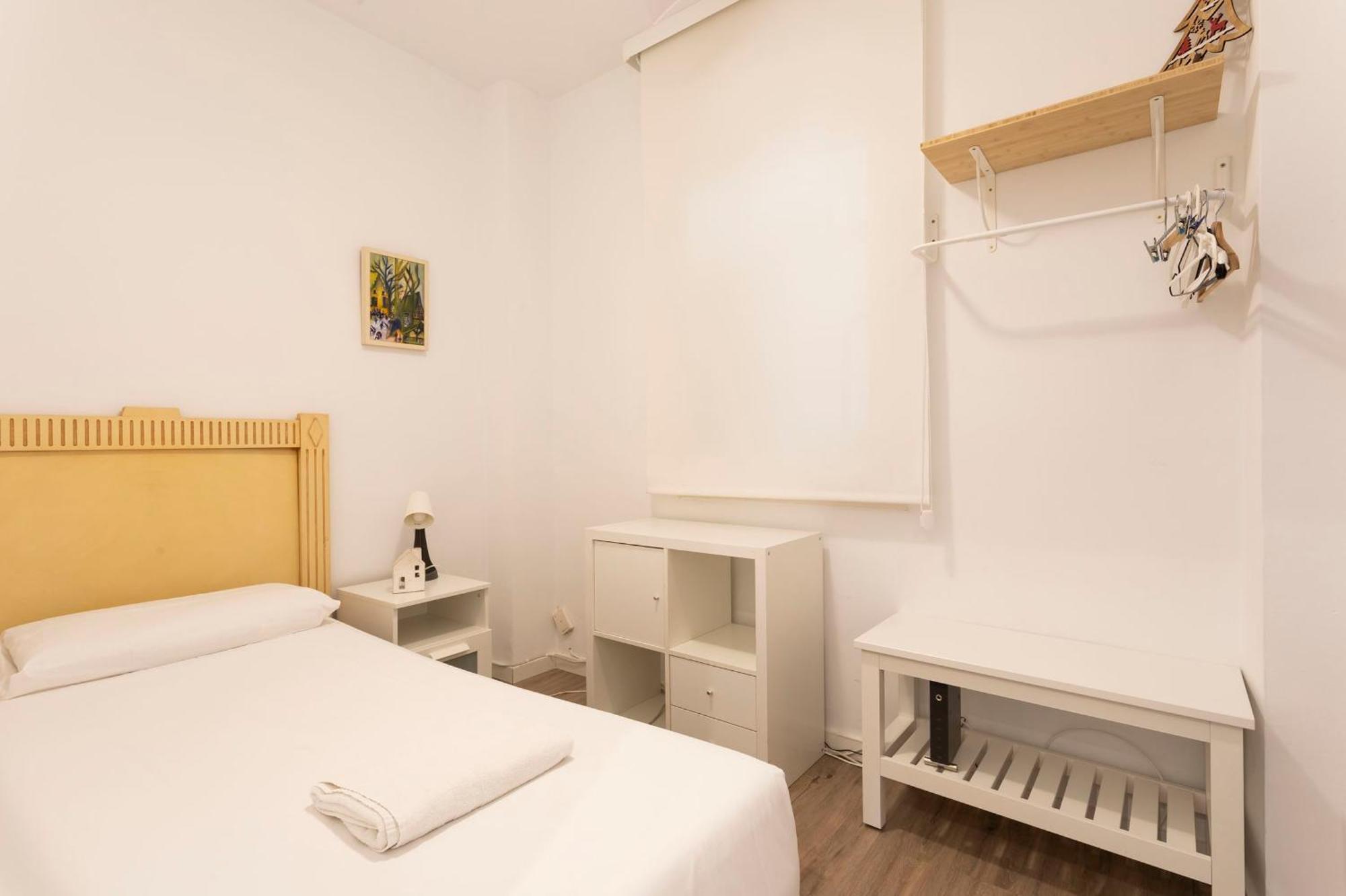 Cozy Apartment Near Fira Gran Via With Ac L'Hospitalet de Llobregat Exterior photo